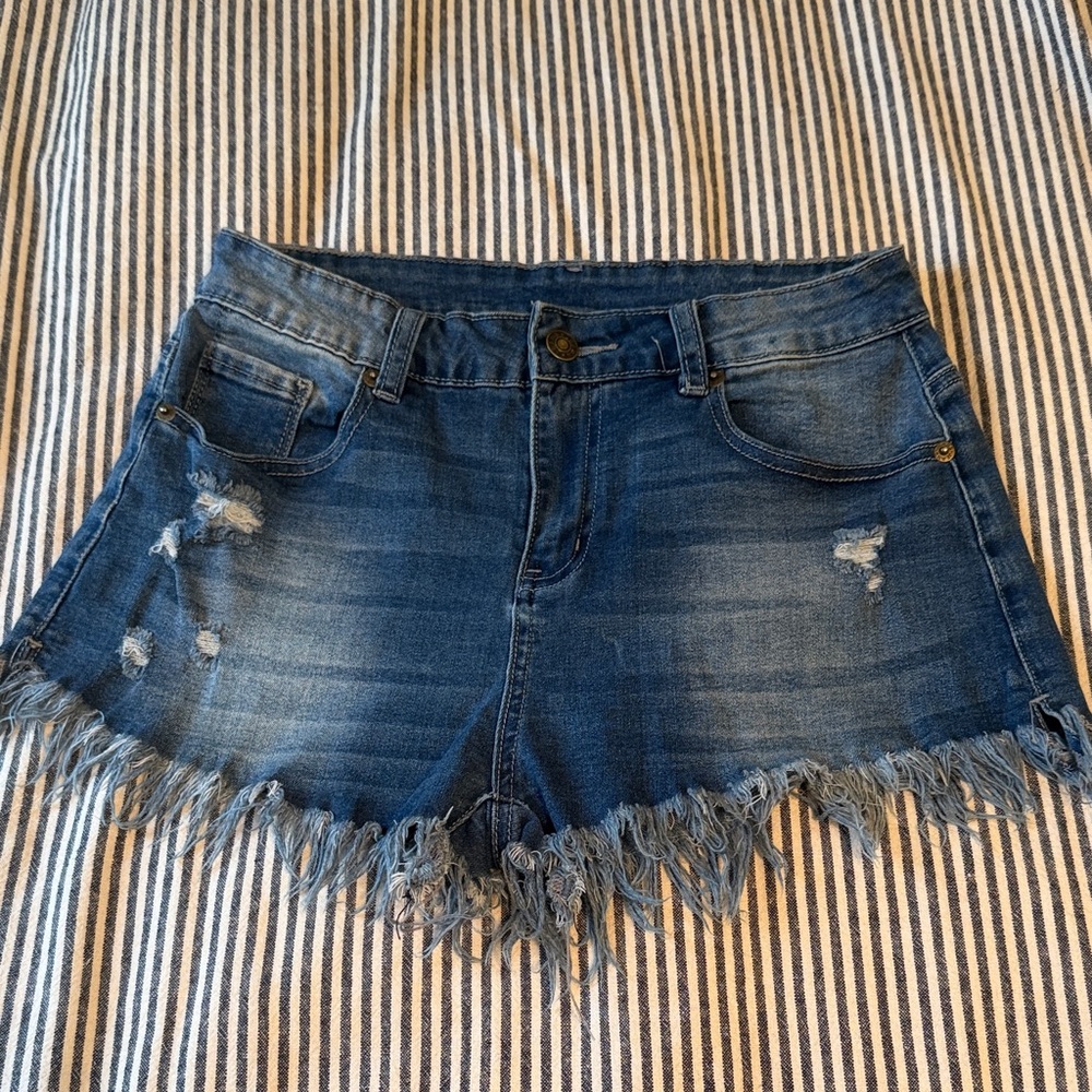 Stylish Blue Denim Fringe Shorts